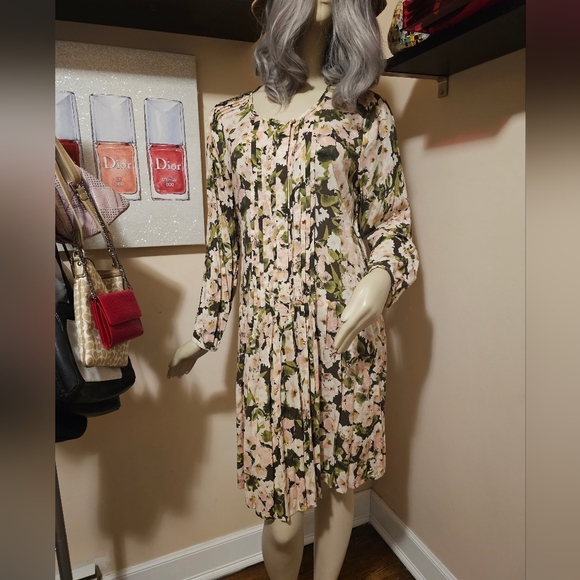 Sundance floral prairie dress. - Picture 2 of 6